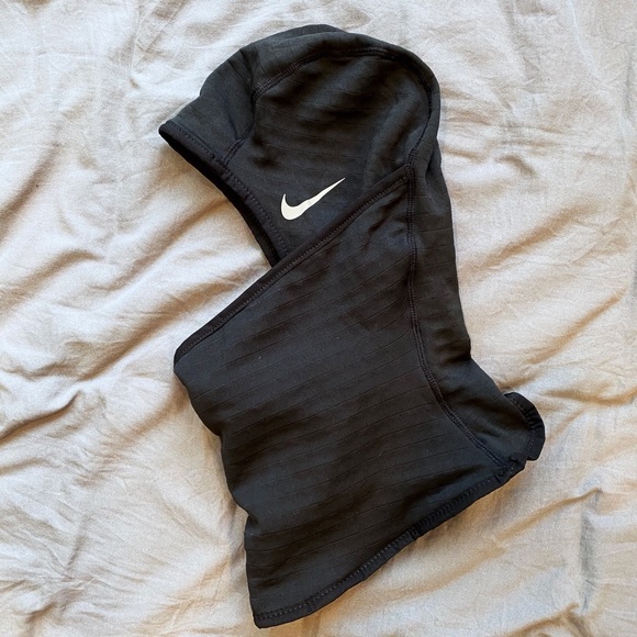 nike therma sphere hood